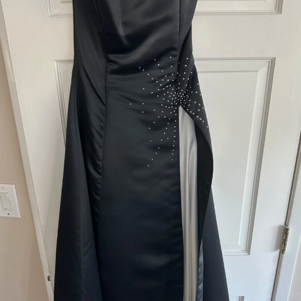 Scott McClintock strapless formal dress black and white gorgeous gown